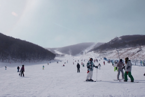 石家庄秦皇古道滑雪场  石家庄周边滑雪场哪个好玩
